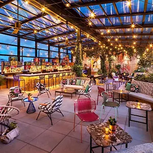 Hotel Moxy Nyc East Village, New York